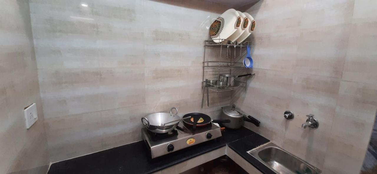 Aggarwal Luxury Room With Private Kitchen Washroom And Balcony Along With Fridge, Ac, Android Tv, Wifi In Main Lajpat Nagar Nova Deli Exterior foto