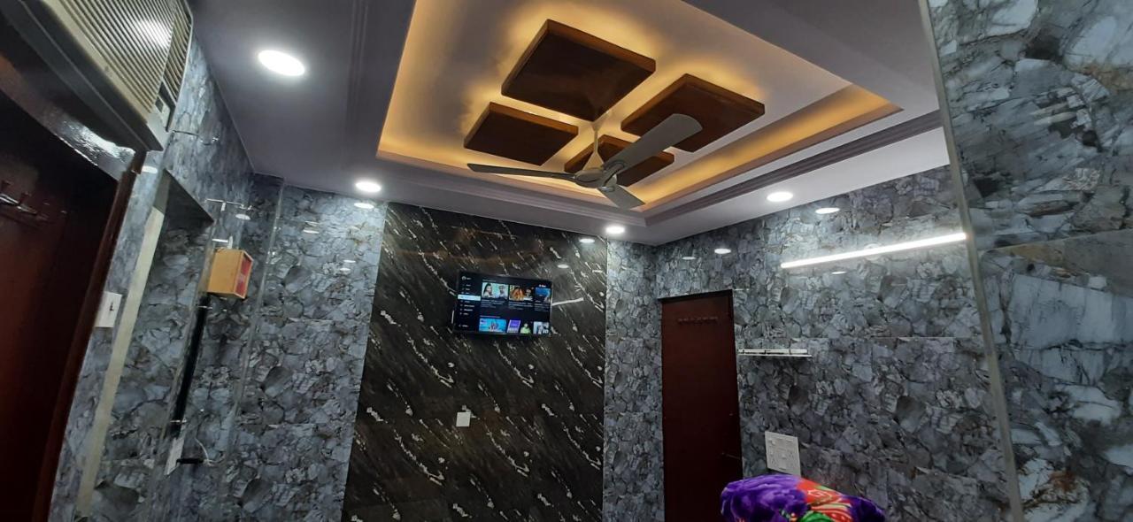Aggarwal Luxury Room With Private Kitchen Washroom And Balcony Along With Fridge, Ac, Android Tv, Wifi In Main Lajpat Nagar Nova Deli Exterior foto